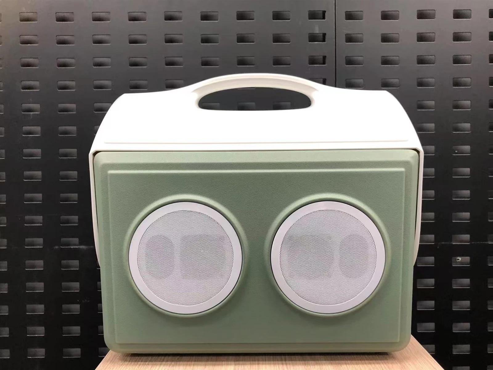 Igloo cooler 4 Igloo cooler 4